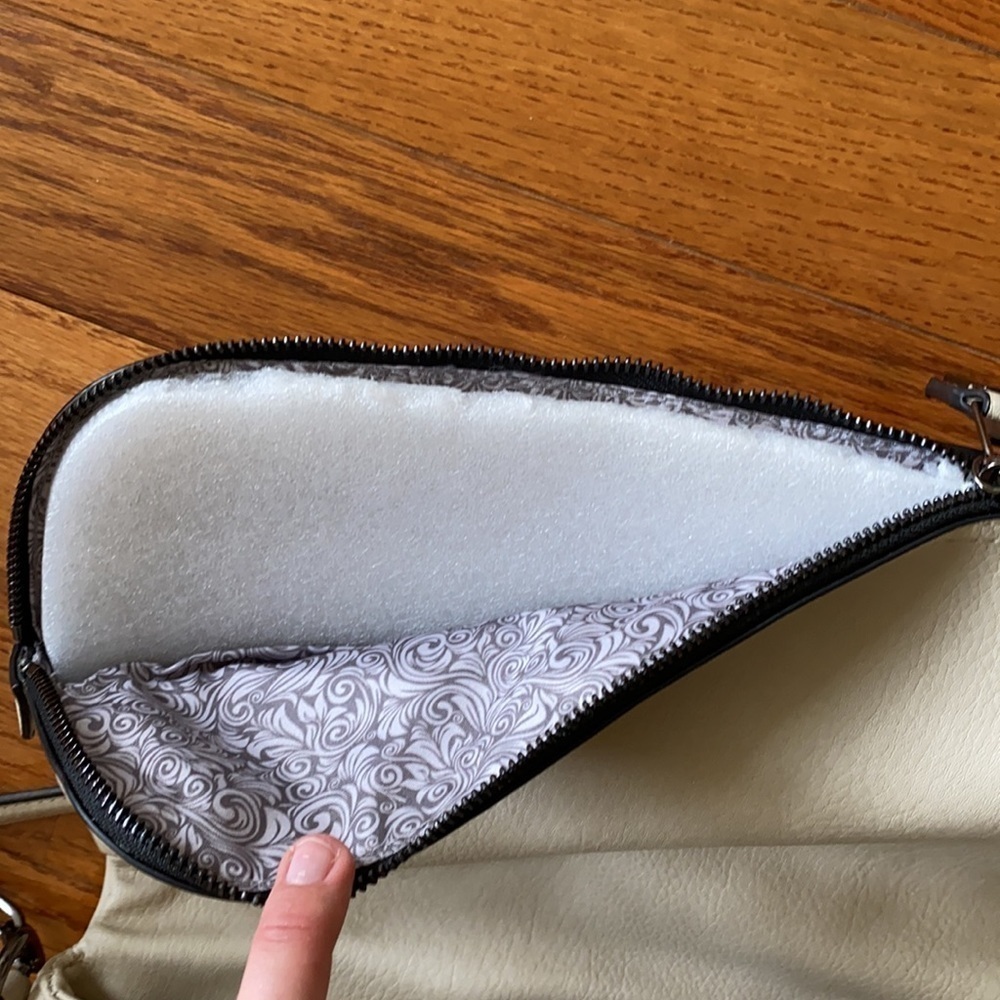 Bn Urban Expressions Purse - Picture 5 of 7